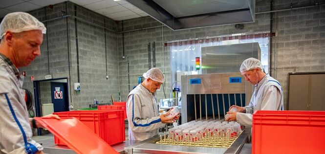 Shiny bekers, happy people - Bedrijfsprofiel - ACG Maatwerkbedrijf