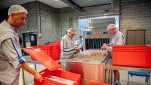 Shiny bekers, happy people - Bedrijfsprofiel - ACG Maatwerkbedrijf