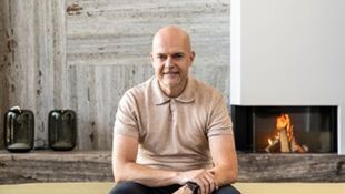 Pionier in haarden, specialist in interieursteen - Bedrijfsprofiel - De Backer Haarden