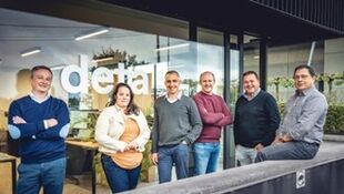 TOTAALAANBOD INDUSTRIËLE POORTEN EN LAADKADES - Bedrijfsprofiel - Deta DS