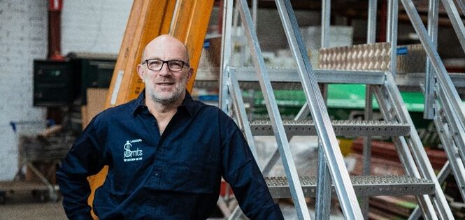 Laddermakerij met focus op platformtrappen - Bedrijfsprofiel - Laddermakerij Smits