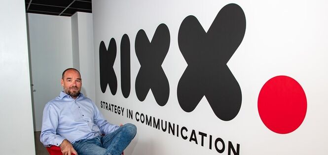 KIXX KOESTERT GROTE AMBITIES OP 15DE VERJAARDAG - ACHTER HET NIEUWS - KIXX