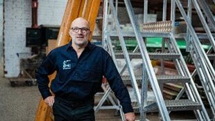 Laddermakerij met focus op platformtrappen - Bedrijfsprofiel - Laddermakerij Smits