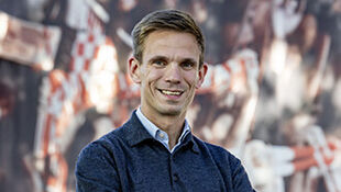 Knappe kerels helpen je zaak scoren - Blickop - KV Kortrijk