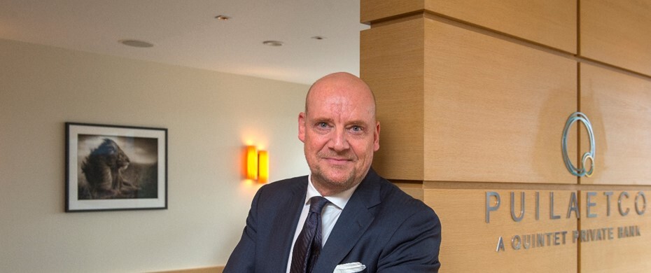 De schouders onder jouw vermogen