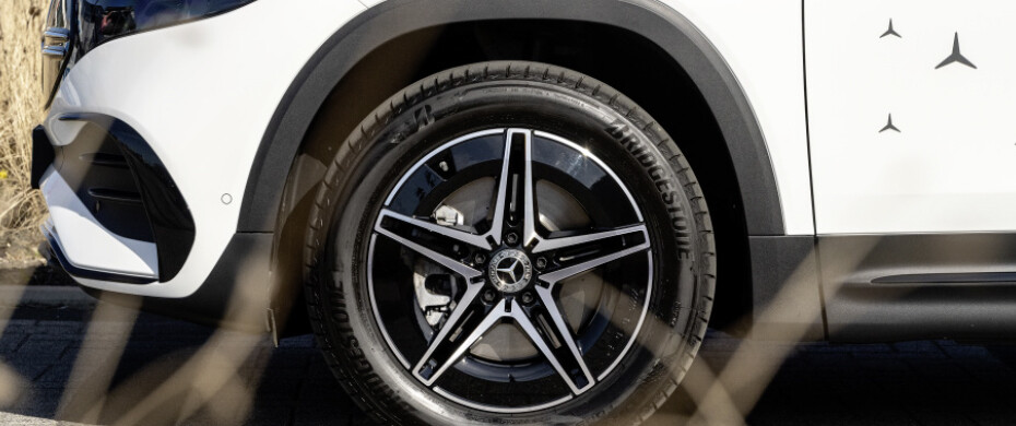 Mercedes_EQB_300 Mercedes_EQB_300